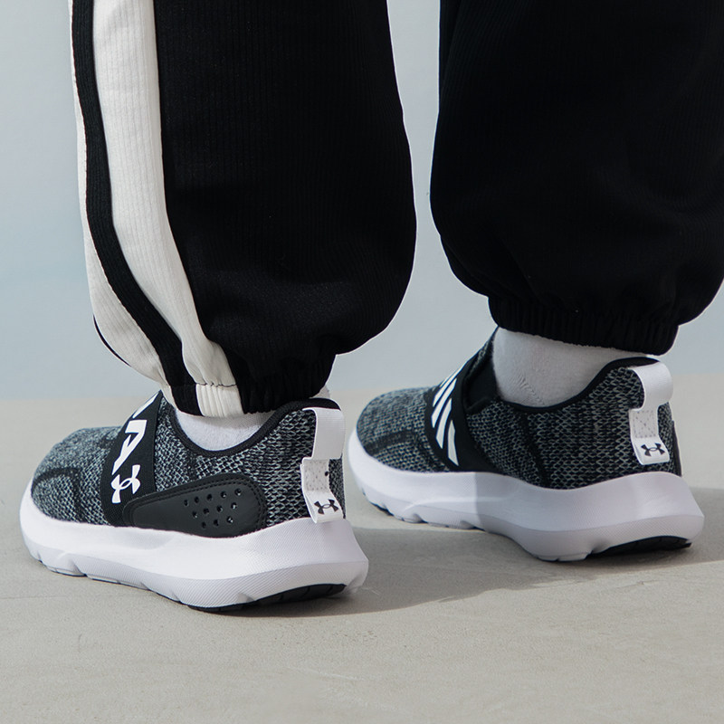 2026 アンダーアーマー 3026507 001 女性用ラ - Knit Fabric Lace Up Sneakers のレビューと価格